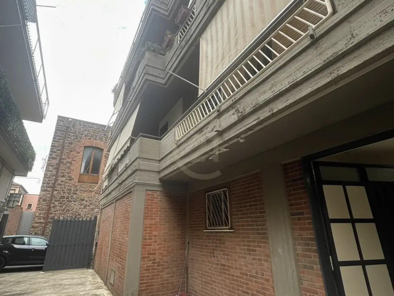 Parcheggio chiuso in Via Archimede 207, Misterbianco, {3} - Foto 2