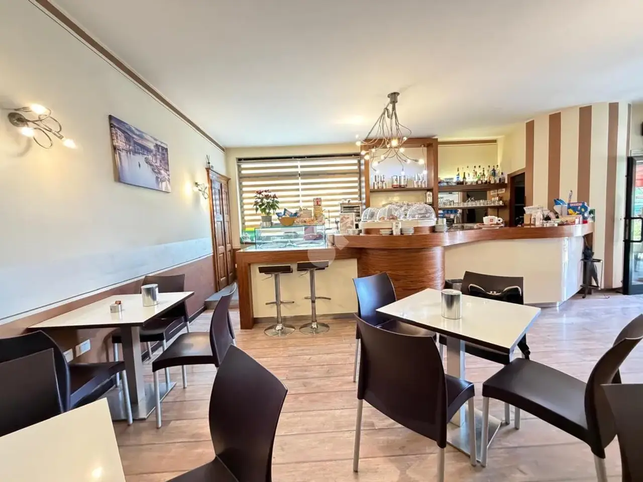 Negozio in Via Fratelli Zanchi 43, Alzano Lombardo, {3} - Foto 1