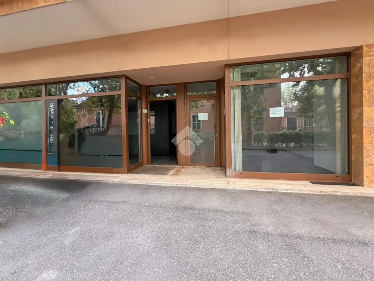 Negozio in Viale Saffi 35, Novi Ligure, {3} - Foto 2