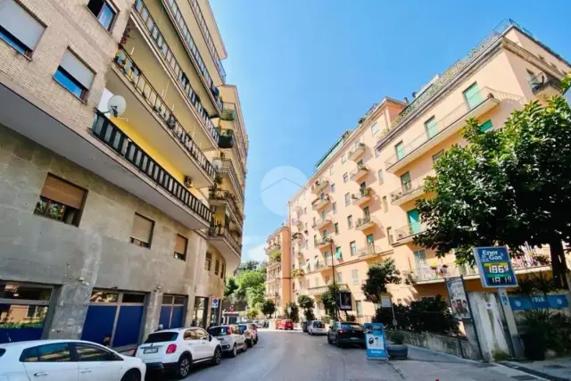 2-room flat in Corso Vittorio Emanuele 54, Napoli - Photo 1