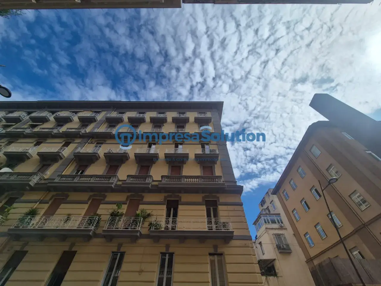 Negozio in Via Giuseppe Fiorelli 3, Napoli, {3} - Foto 2