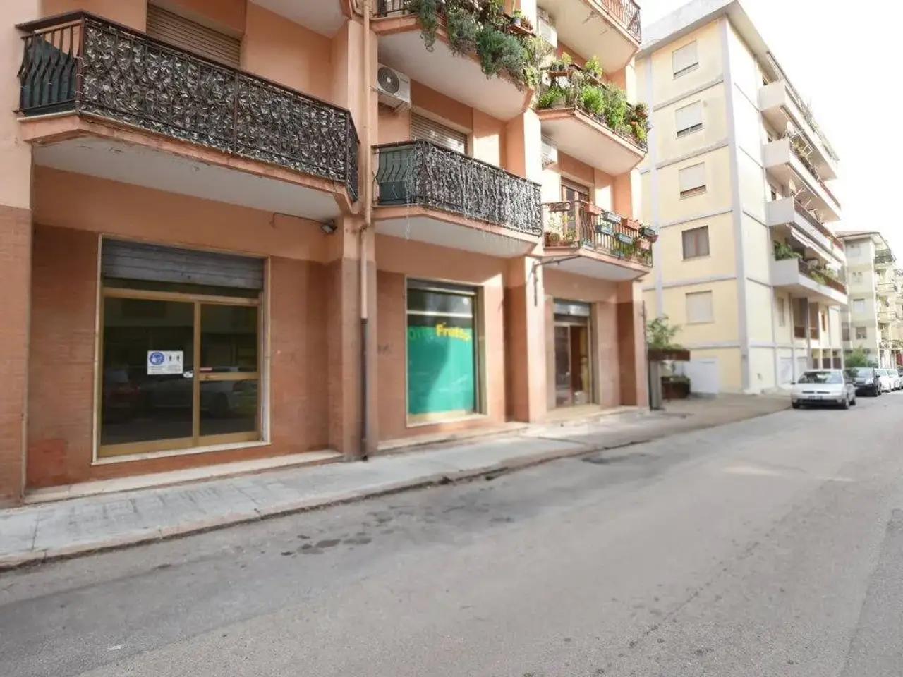 Negozio in Via Stanis Manca 1, Sassari, {3} - Foto 1