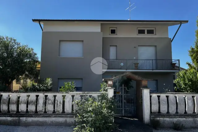 Mansion in Via De Gasperi 2, Bagnolo San Vito - Photo 1