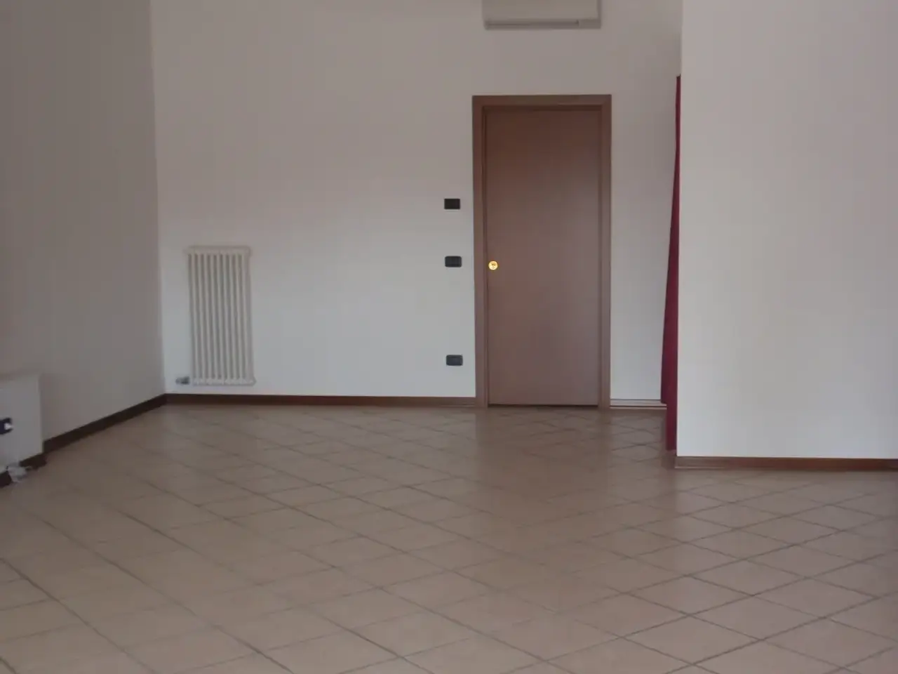 Negozio in , Albignasego, {3} - Foto 1