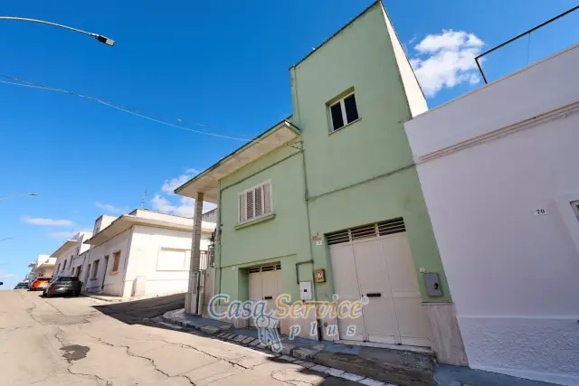 Detached house in Via Savoia, Matino - Photo 1