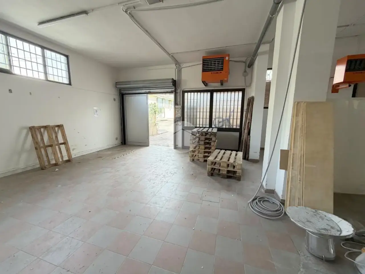 Magazzino in Via della Noce 48, Brescia, {3} - Foto 2