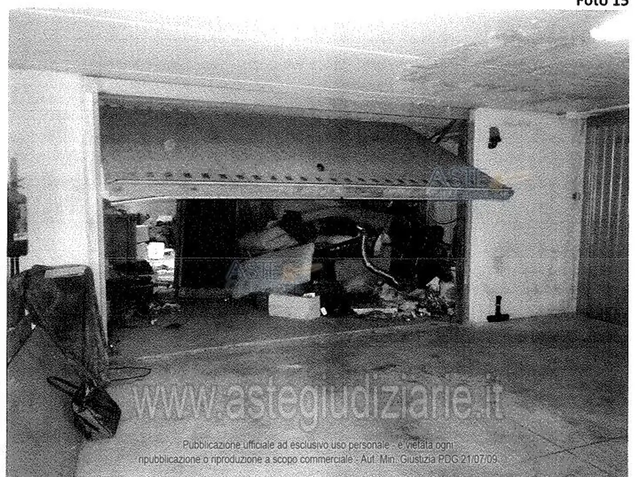 Garage in Via Molini, 16, 25017 Lonato Bs, Italia 16, Lonato, {3} - Foto 1