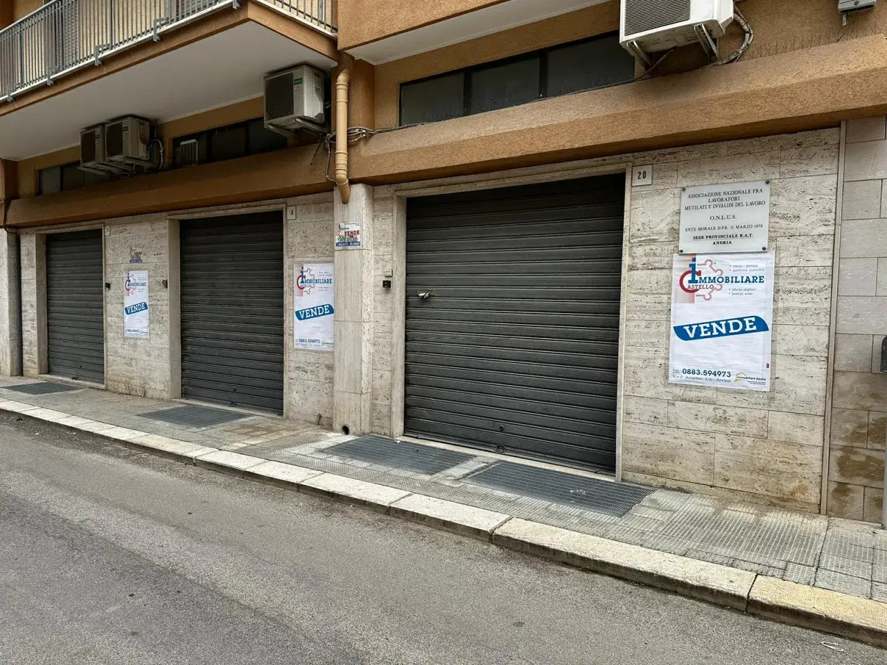 Negozio in Via Gabriele d'Annunzio, 20, Andria, {3} - Foto 1
