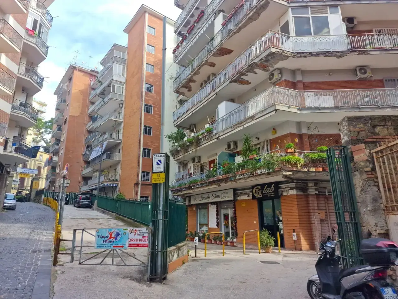 Negozio in Via Cagnazzi 31, Napoli, {3} - Foto 1