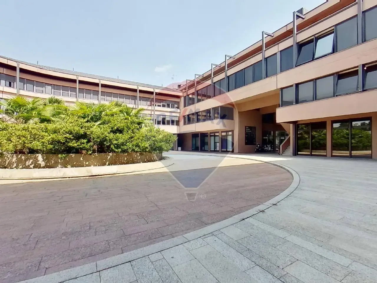 Ufficio in Corso Sempione 15, Gallarate, {3} - Foto 1