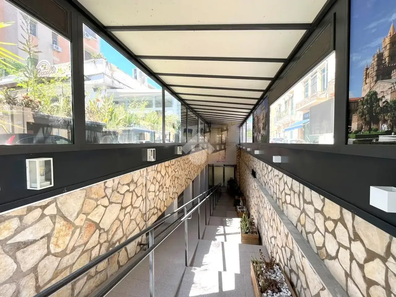 Negozio in Viale Strasburgo 484, Palermo, {3} - Foto 2