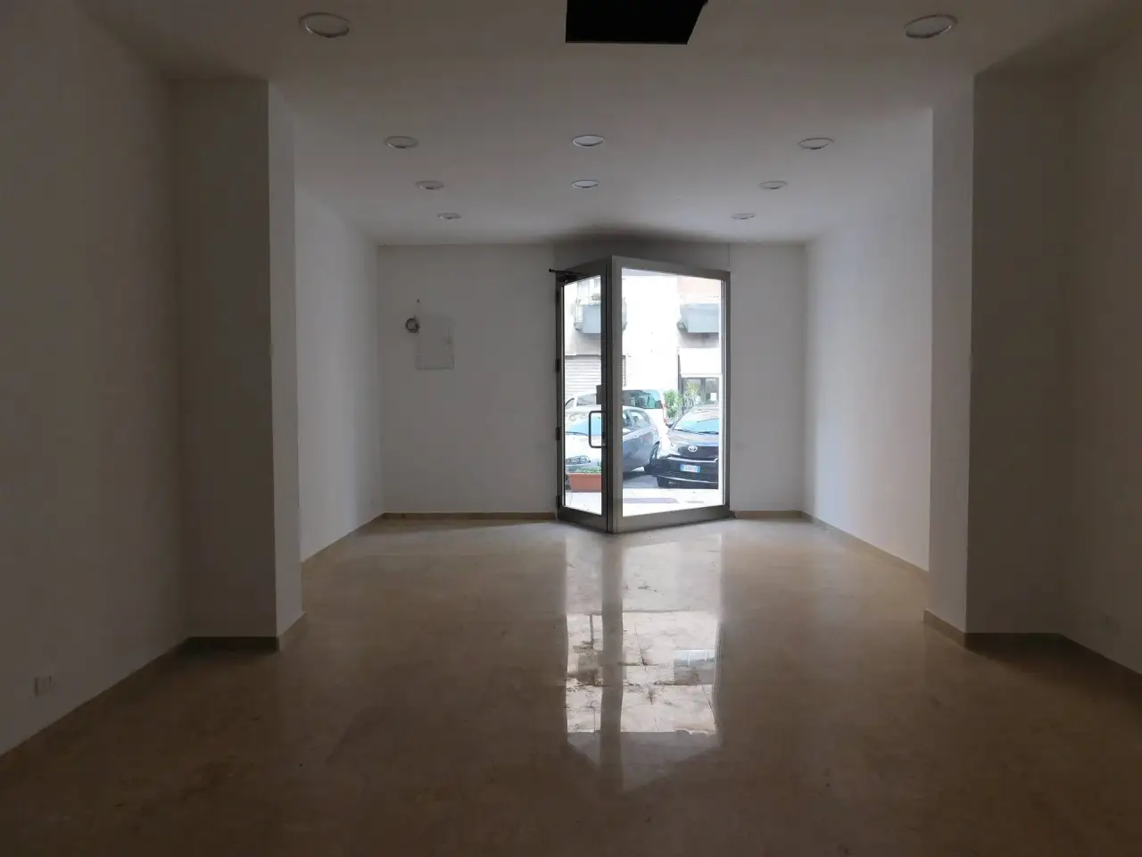 Negozio in Via Francesco Paolo di Blasi, Palermo, {3} - Foto 1