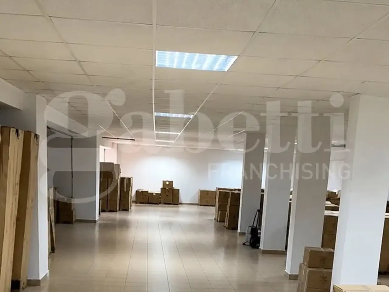 Magazzino in Via Ferrante Imparato 190, Napoli, {3} - Foto 1