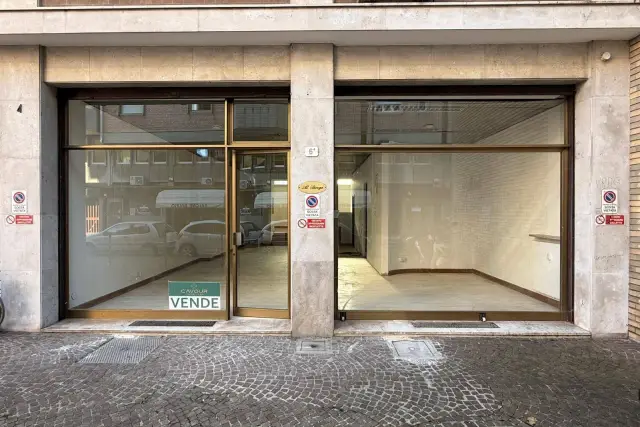 Negozio in Via Giuseppe Giusti 4, Udine - Foto 1