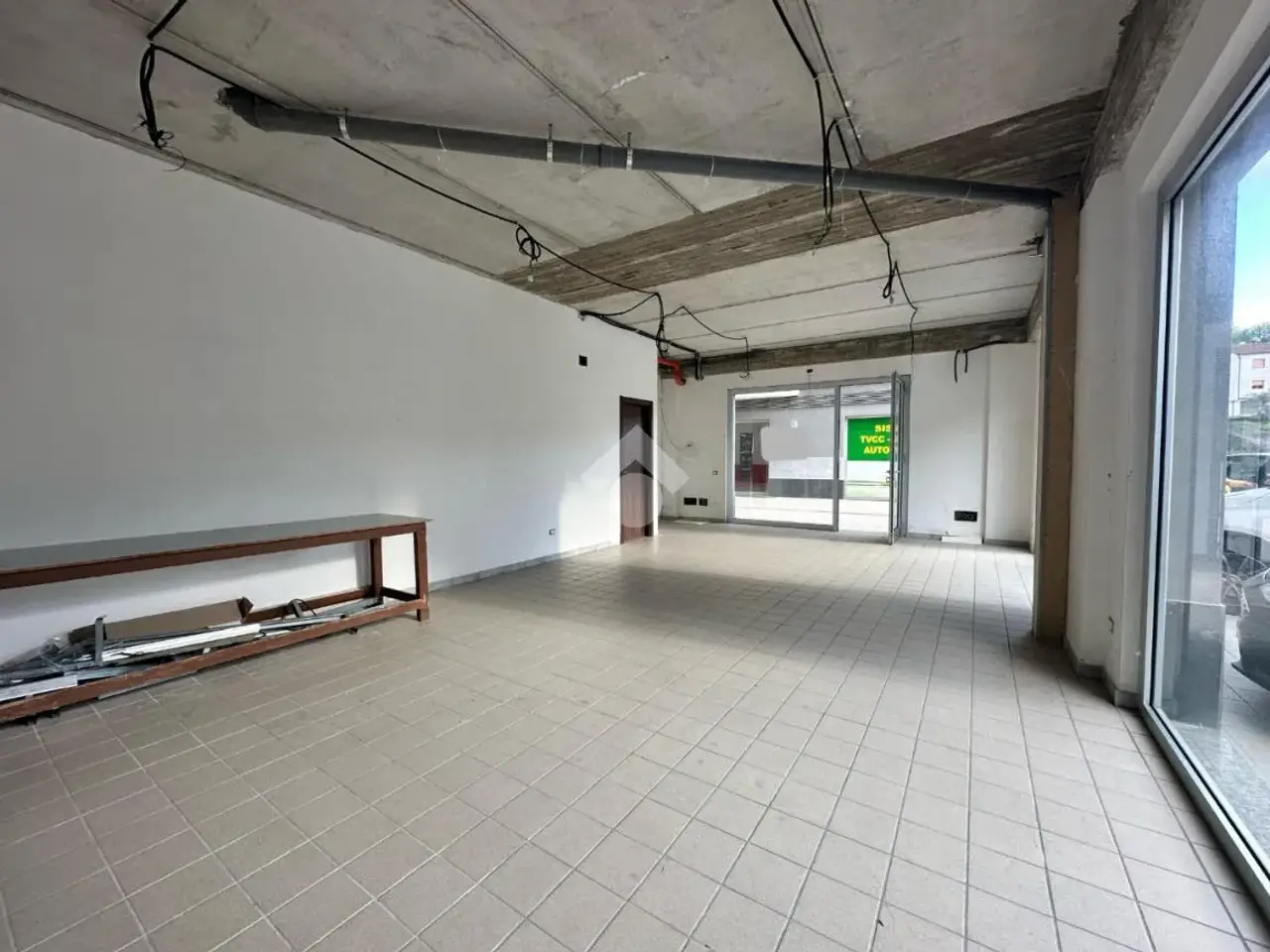 Negozio in Via Nuoro, Montalto Uffugo, {3} - Foto 2