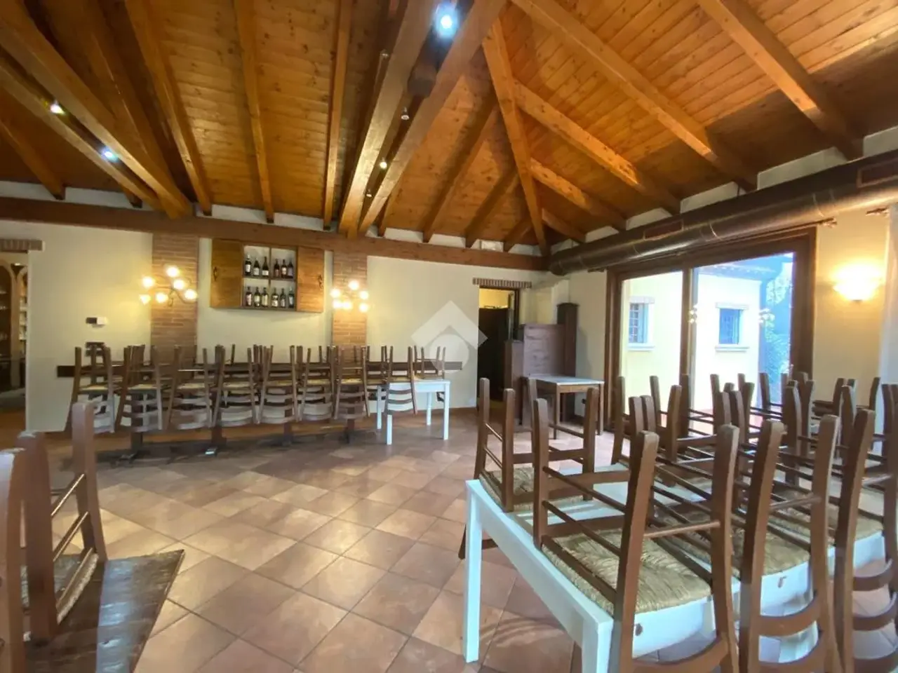 Palazzina commerciale in Via Euganea Bresseo 19, Teolo, {3} - Foto 2
