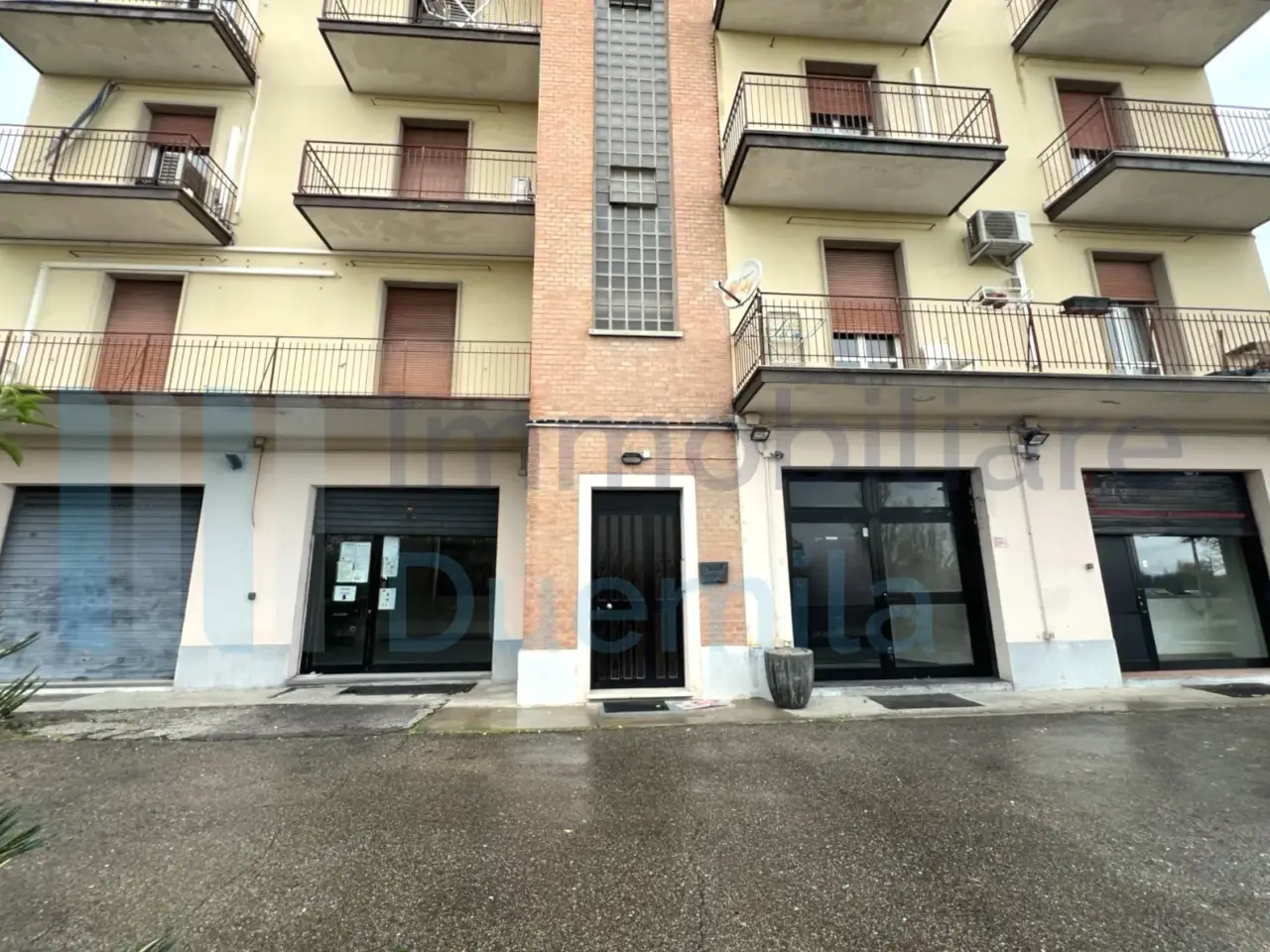 Palazzina commerciale in , Ozzano Dell'Emilia, {3} - Foto 1