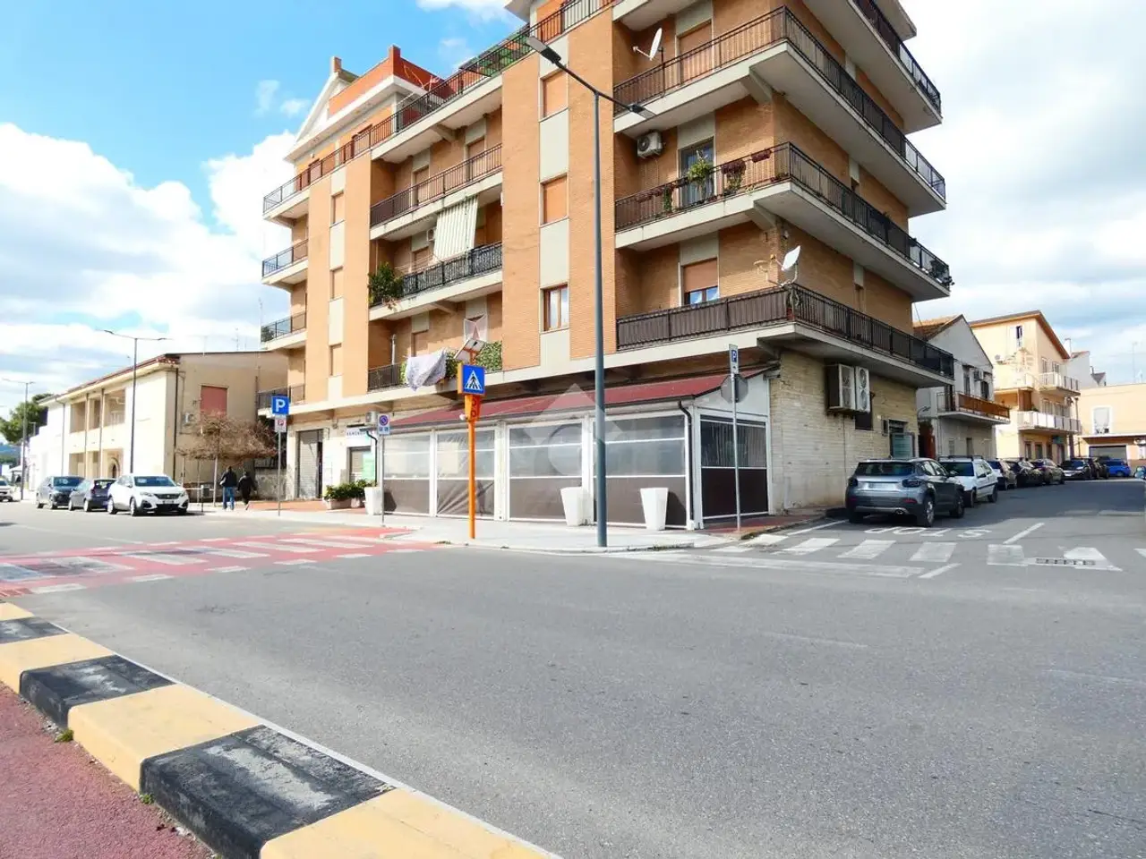 Negozio in Via Taranto 13, Rocca Imperiale, {3} - Foto 1