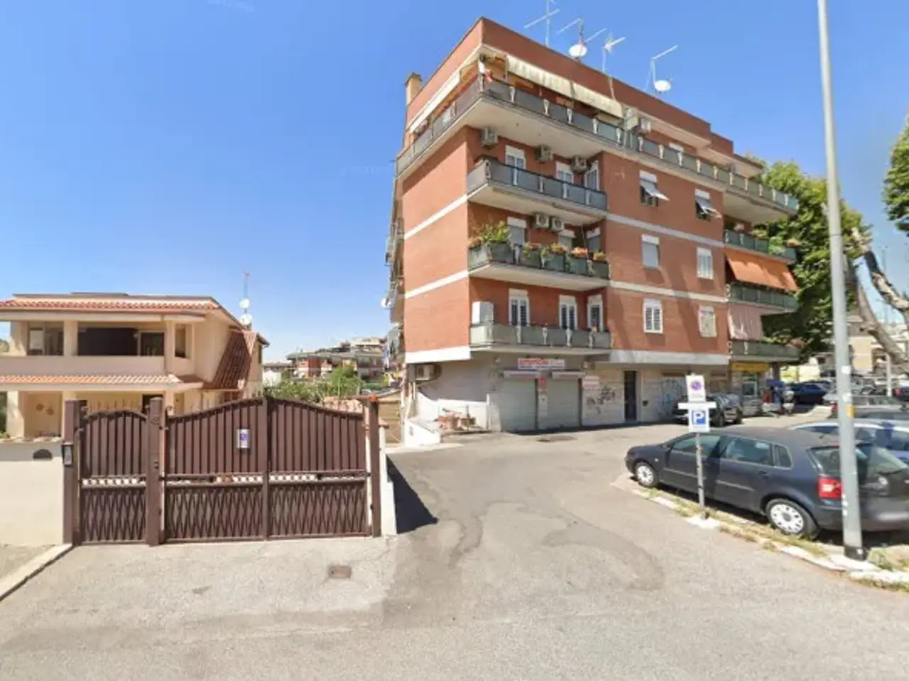 Negozio in Via degli Olmi 52, Roma, {3} - Foto 1
