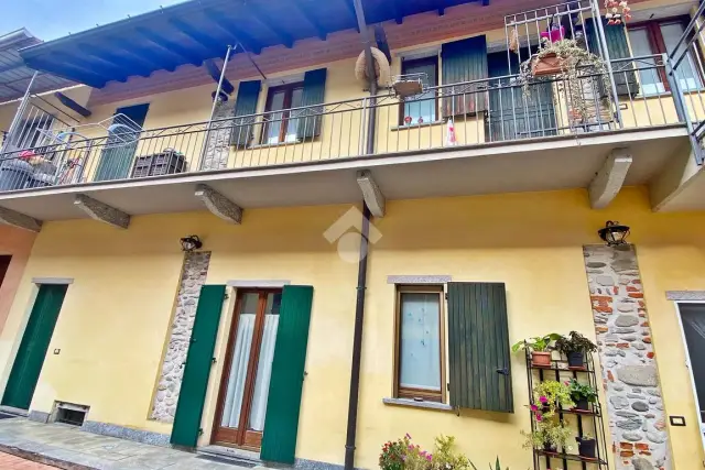 3-room flat in Via Felice Cavallotti 18, Vergiate - Photo 1