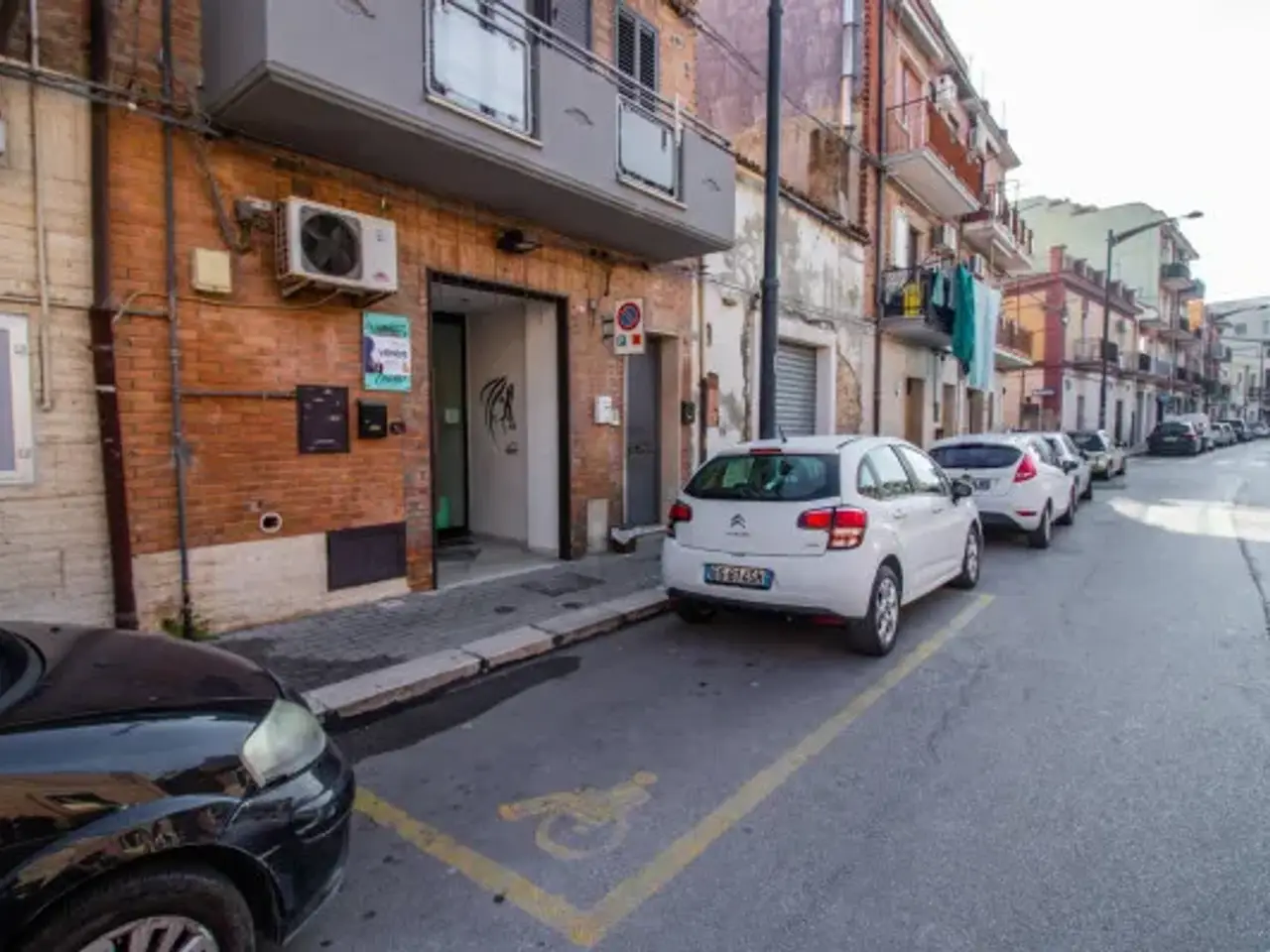 Negozio in Via Napoleone Battaglia, Lucera, {3} - Foto 2