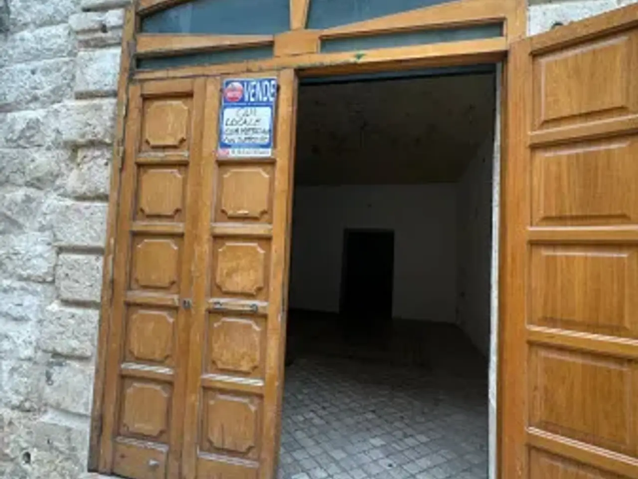 Negozio in Piazza del Popolo, Modugno, {3} - Foto 2