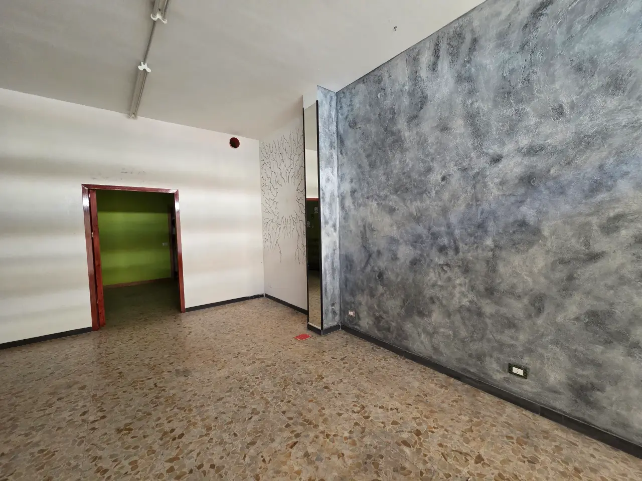 Negozio in Via Aurelia 24, San Bartolomeo Al Mare, {3} - Foto 2