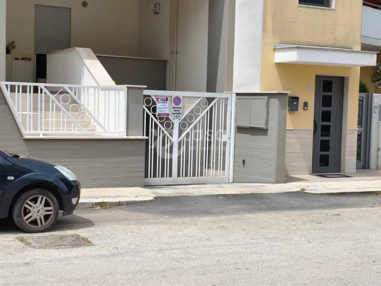 Parcheggio chiuso in , Noicattaro, {3} - Foto 1
