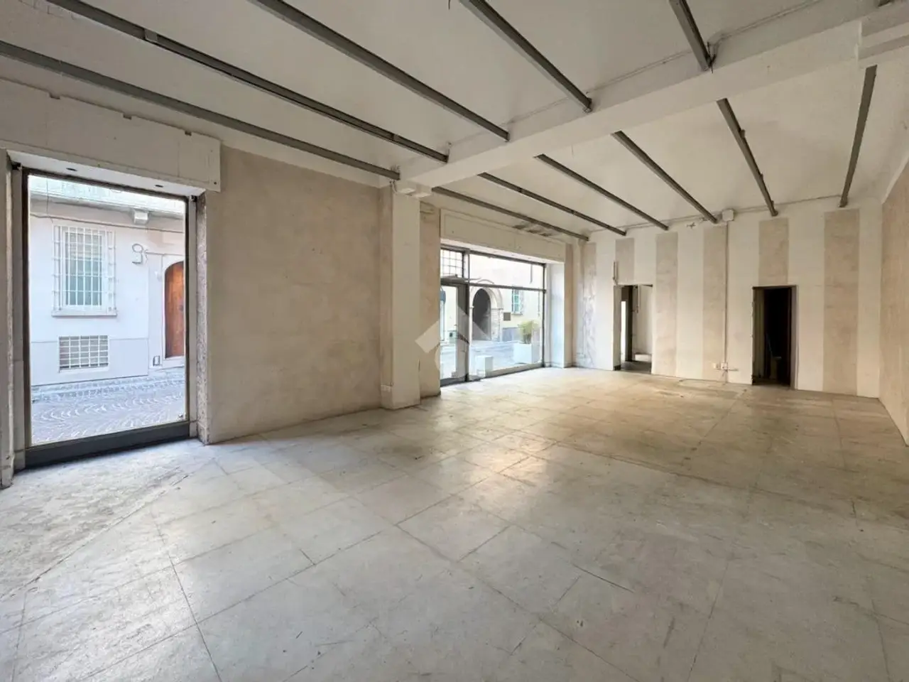 Negozio in Corso Garibaldi 1, Fiorenzuola D'Arda, {3} - Foto 2