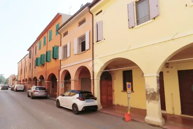 3-room flat in Via Bassi Ugo 55, Cento - Photo 1