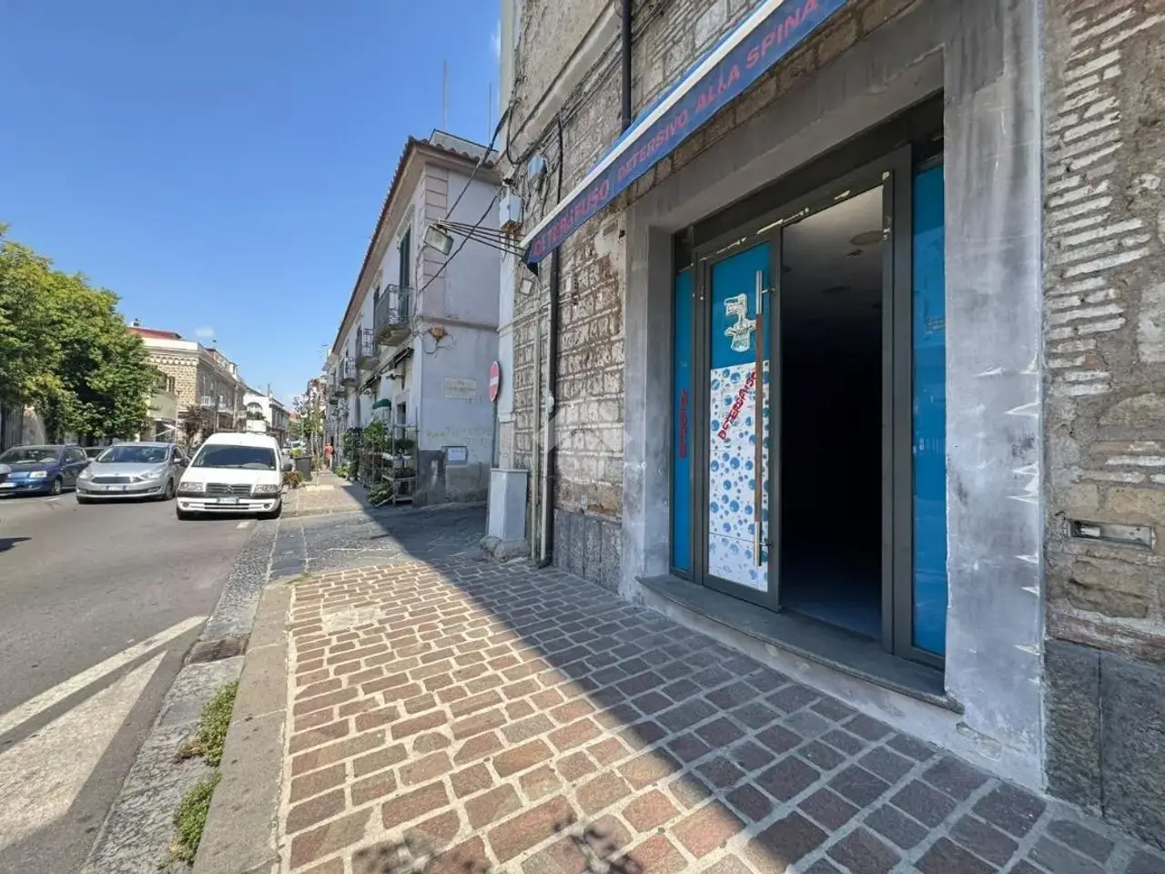 Negozio in Via Costantinopoli 31, Aversa, {3} - Foto 1