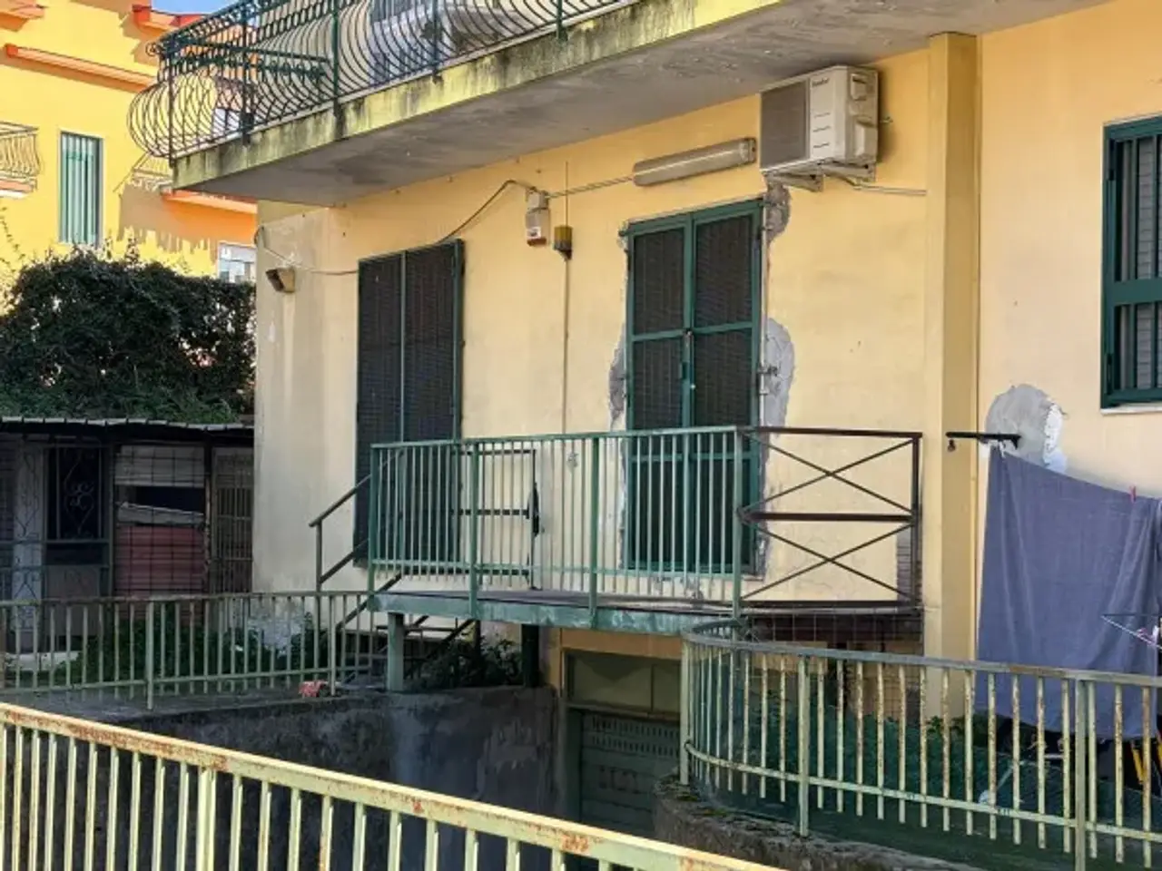 Magazzino in Via Amalfi, Casalnuovo Di Napoli, {3} - Foto 1