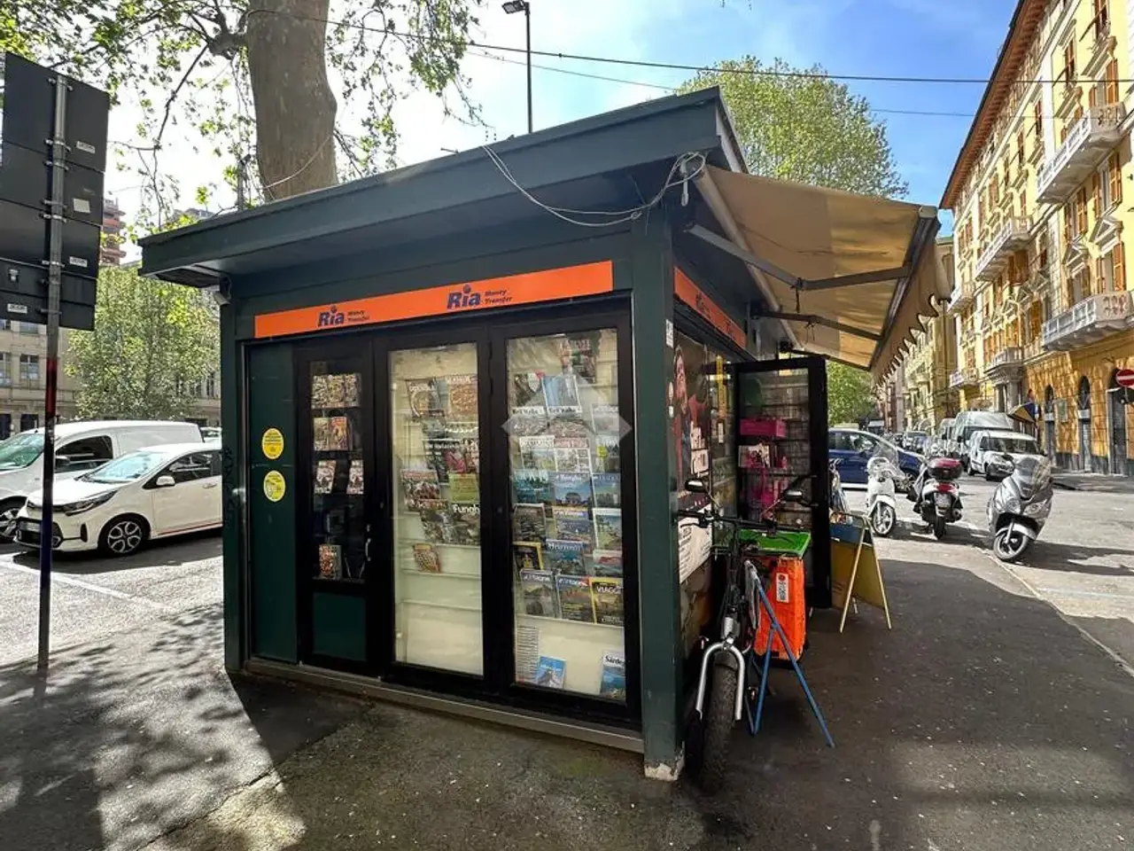 Negozio in Piazza Palermo 5, Genova, {3} - Foto 1