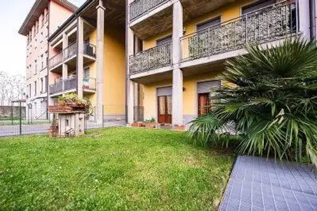 3-room flat in Via Armando Diaz, Ponte San Pietro - Photo 1