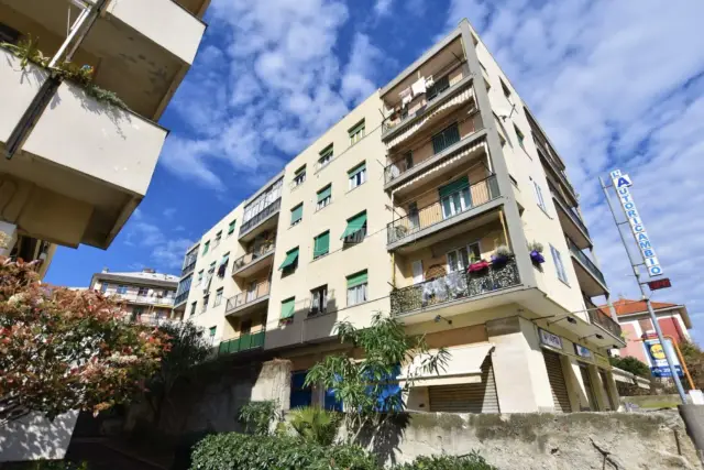 4-room flat in Via Nizza 18, Savona - Photo 1