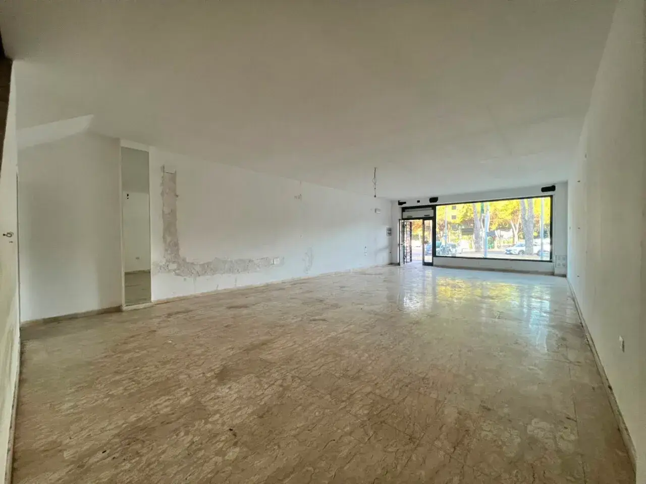Palazzina commerciale in Via Aldo Moro 52, Corciano, {3} - Foto 2