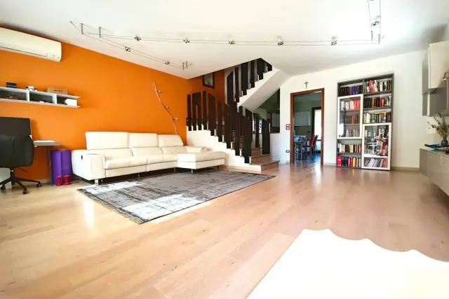 main gallery real estate image