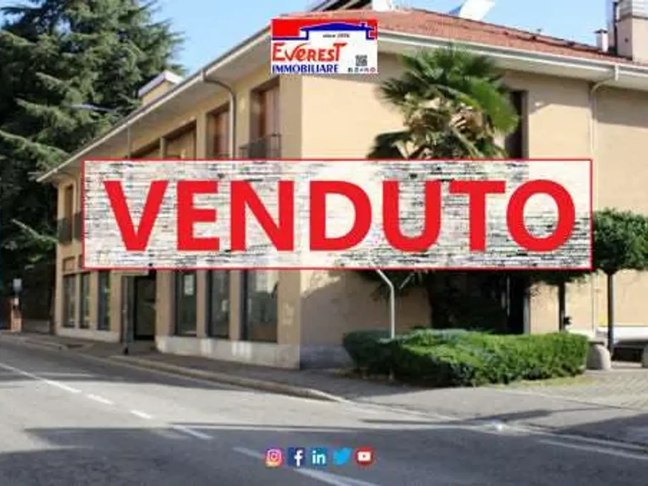 Negozio in Via Egidio Checchi 21-23, Gallarate, {3} - Foto 1