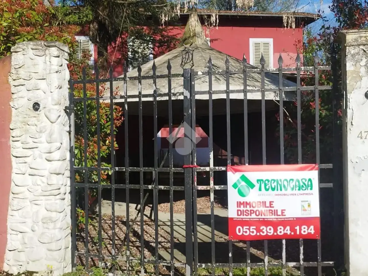 Palazzina commerciale in Via Lungo Arno, Terranuova Bracciolini, {3} - Foto 1