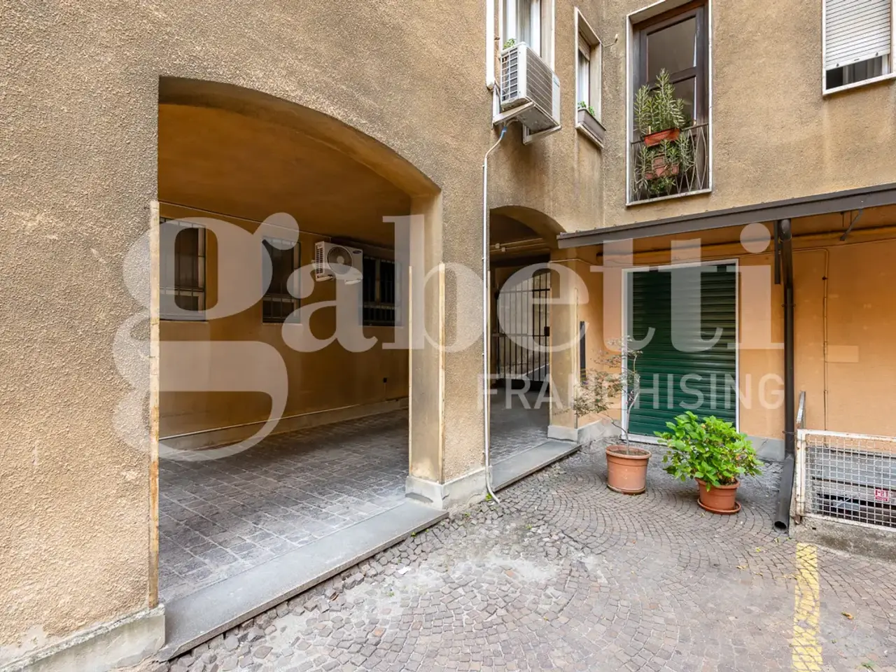 Ufficio in Via Macedonio Melloni 10, Milano, {3} - Foto 1