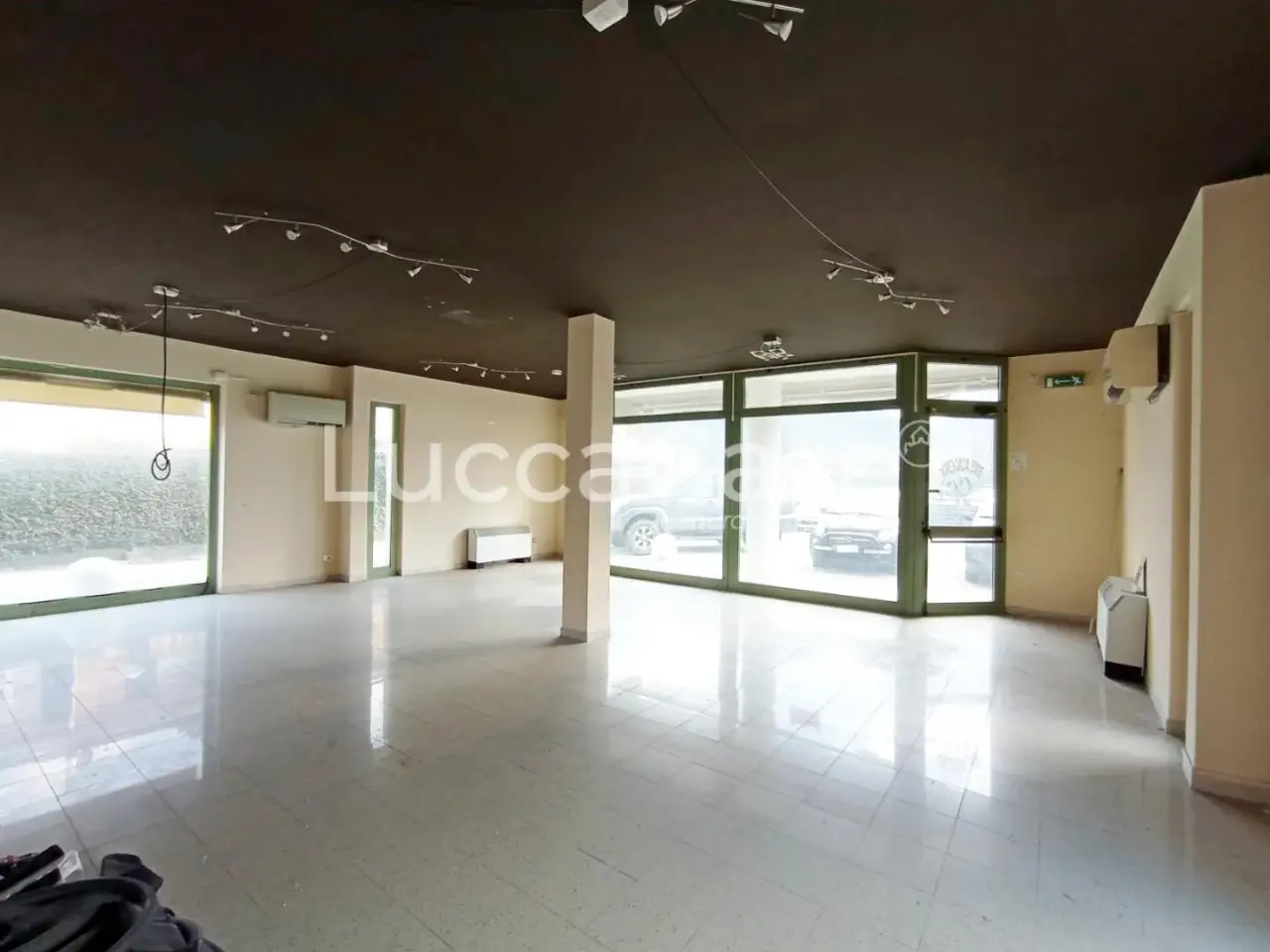 Locale commerciale in , Capannori, {3} - Foto 1