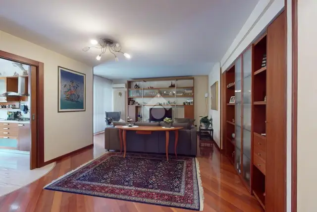 main gallery real estate image