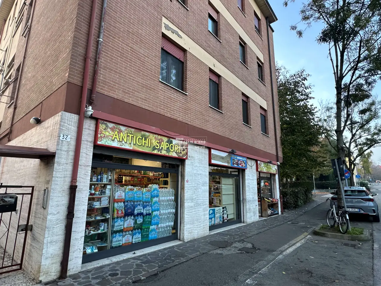 Negozio in Viale della Pace, Modena, {3} - Foto 1
