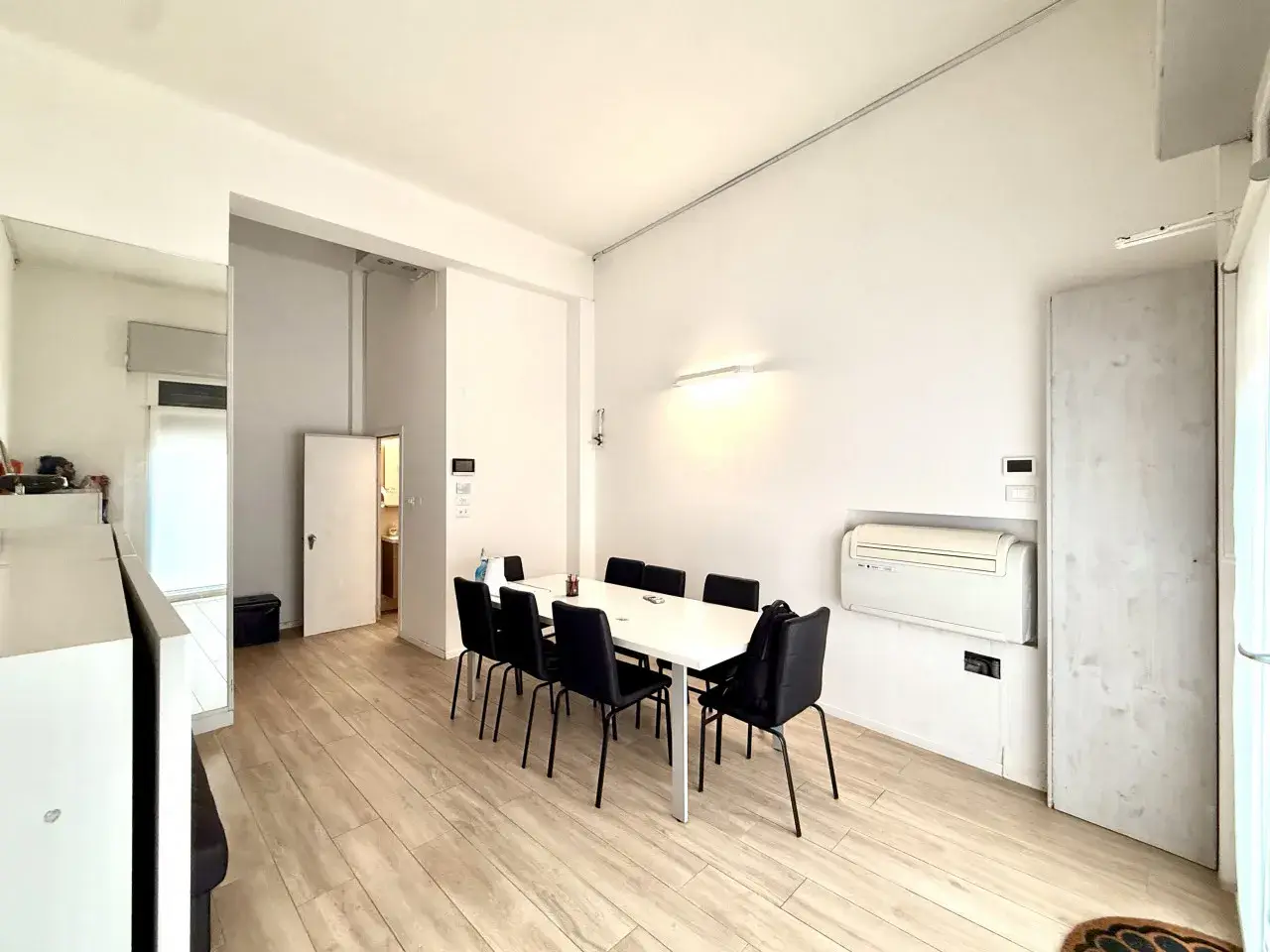 Negozio in Via Massarenti 418, Bologna, {3} - Foto 1