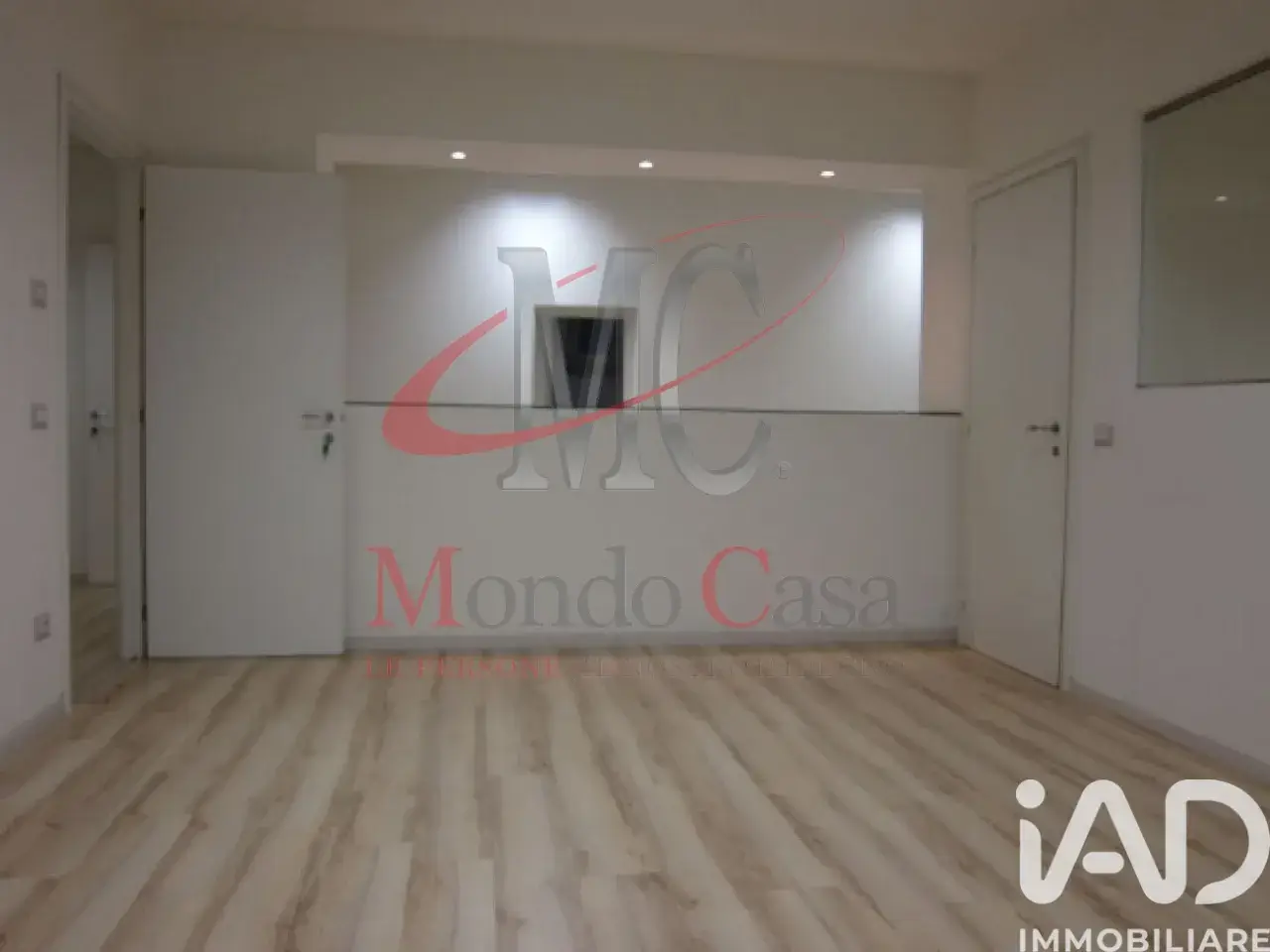Ufficio in Via G. Marconi 10, Mori, {3} - Foto 1