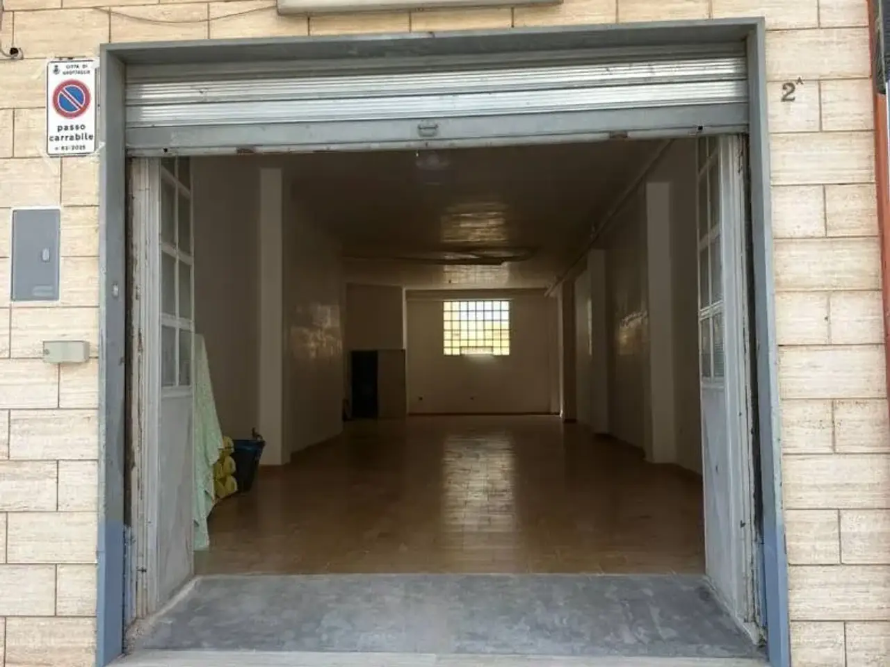 Magazzino in Via Platone 2 Grottaglie, Grottaglie, {3} - Foto 2