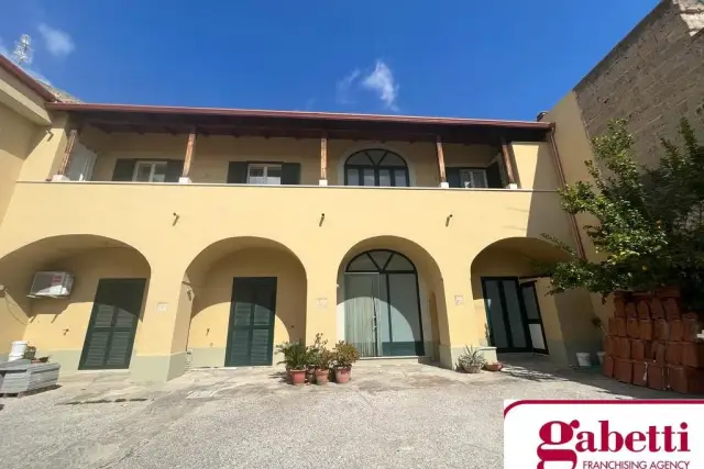 3-room flat in Via Massari , San Prisco - Photo 1