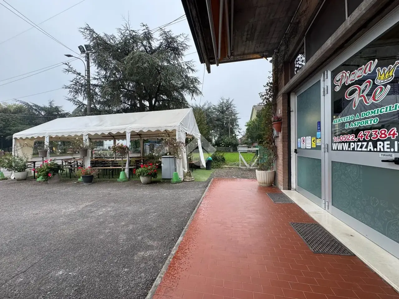 Negozio in Piazzale Marzabotto 8, Sant'Ilario D'Enza, {3} - Foto 2