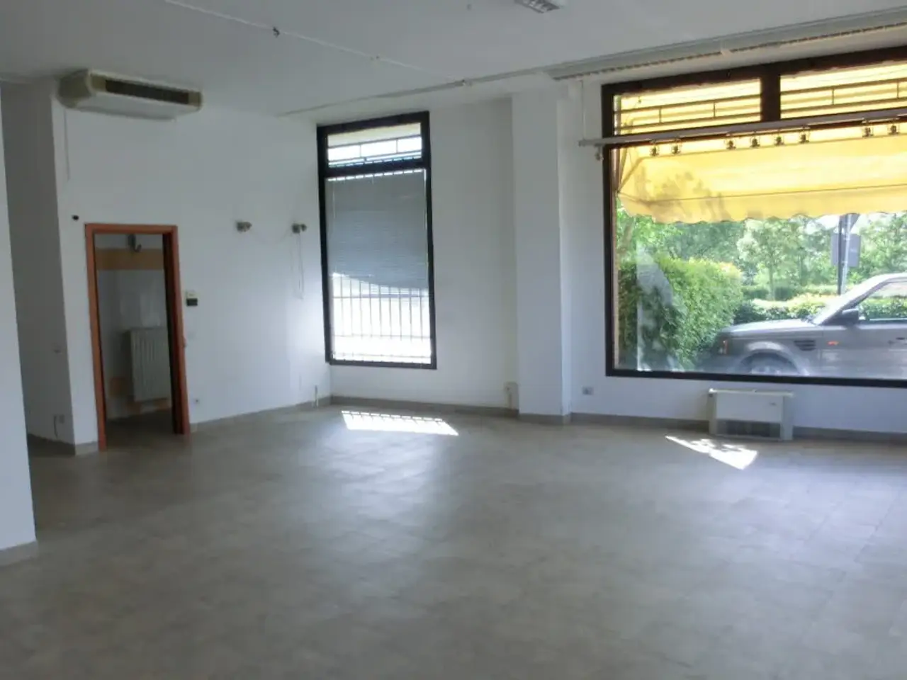 Negozio in Via Emilia, Toscanella di Dozza,, Dozza, {3} - Foto 1