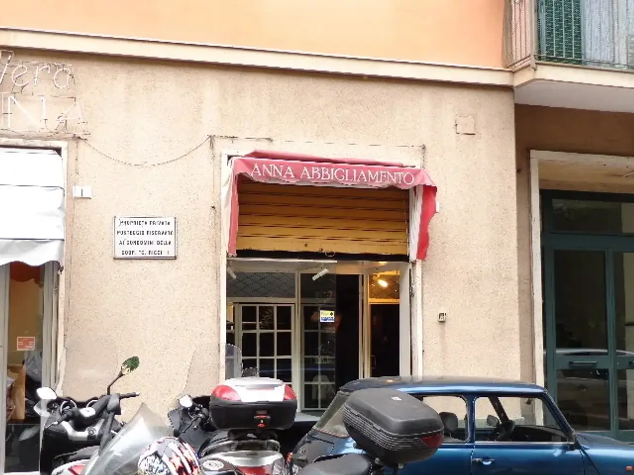 Palazzina commerciale in Piazza Giovanni Tarello 3, Genova, {3} - Foto 1